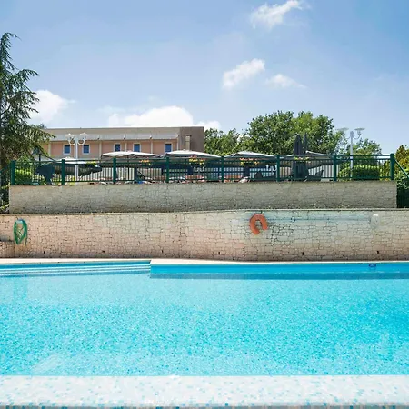 Otel Ibis Antibes Sophia-antipolis