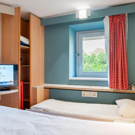 Otel Ibis Antibes Sophia-antipolis 3*